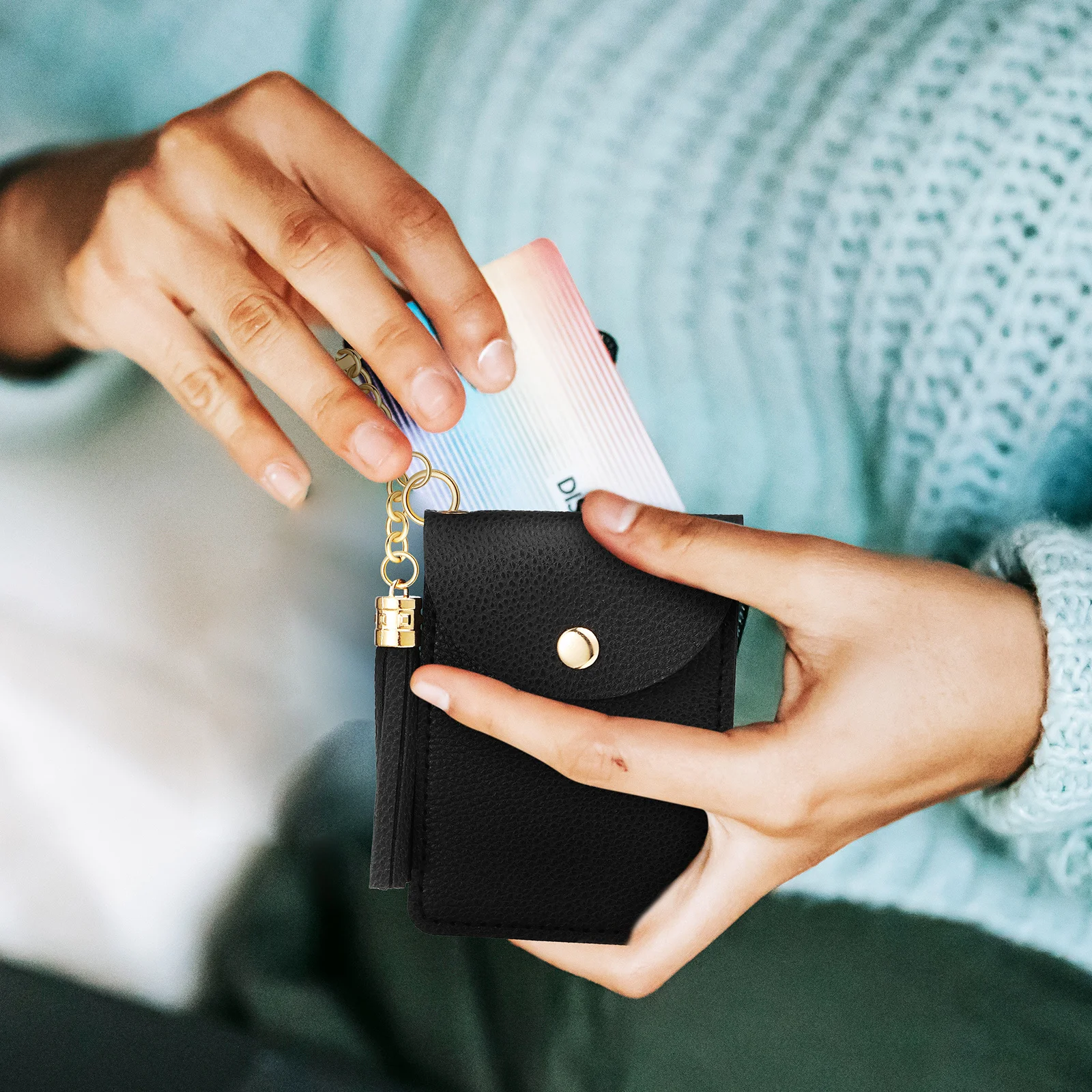 

PU Small Card Holder Keyring Tassel Classic Colors Fashionable Lifestyle Credit Cards Cash Coins Safe Button Design