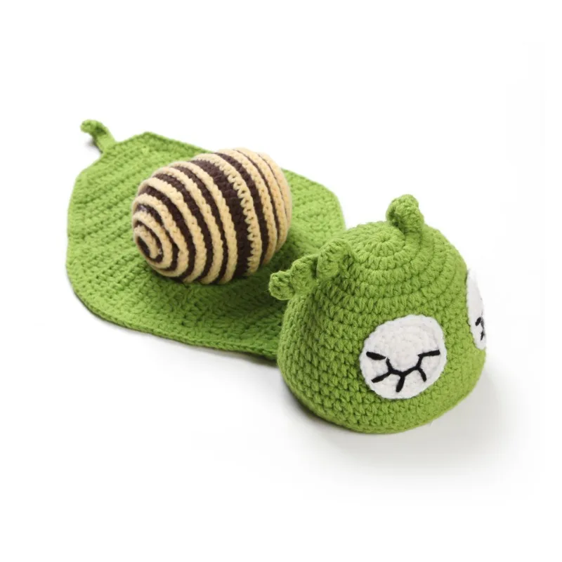 2024New Green Snail White Eyes Newborn Baby Photography Clothing Handmade Knitted Wool Hundred Day Baby Photography Prop Newborn