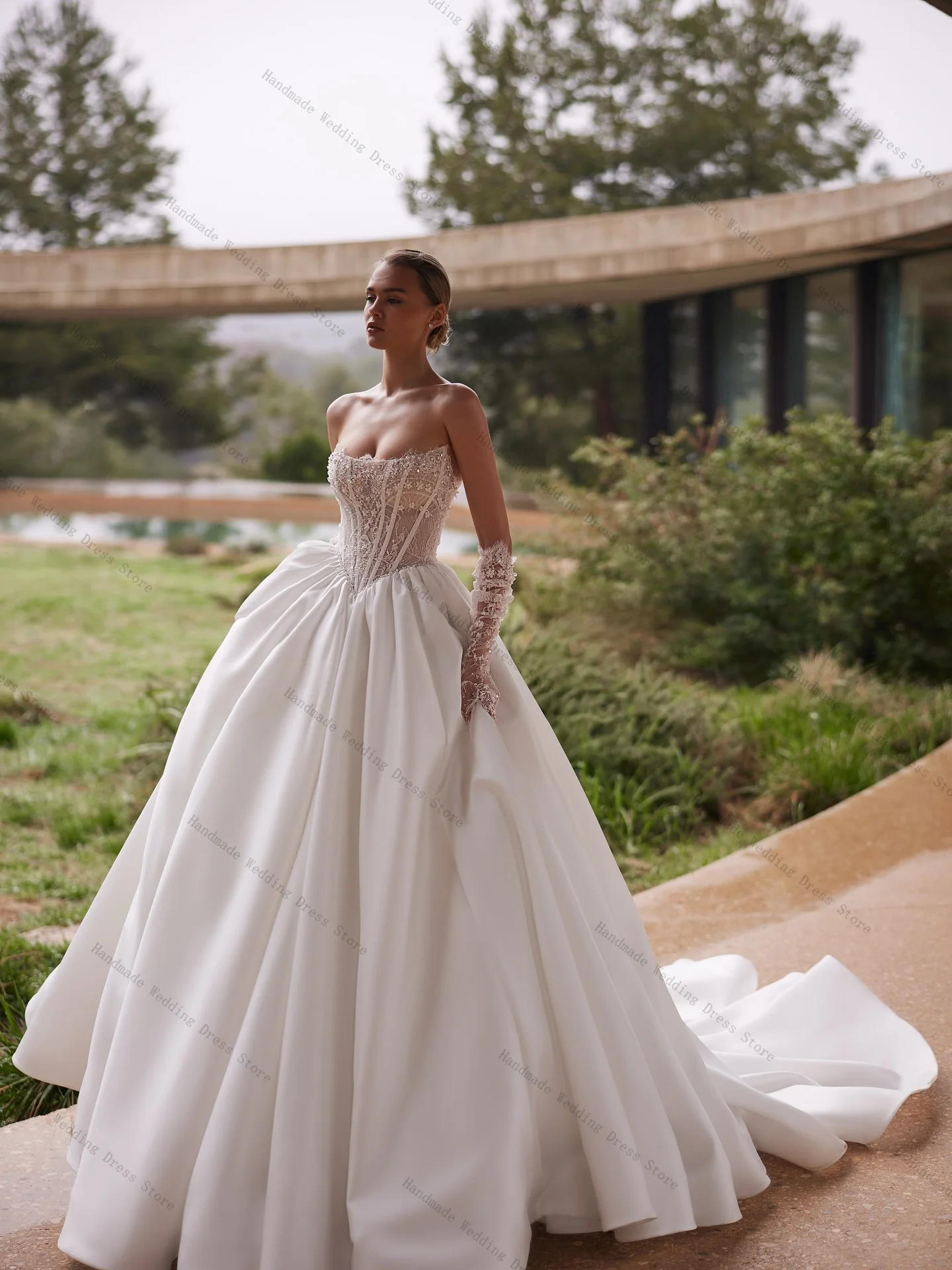 

Luxury Women Wedding Dress Sexy Strapless Sleeveless Glitter Sequins Bridal Gown Lace Up Back Customized Church Robe