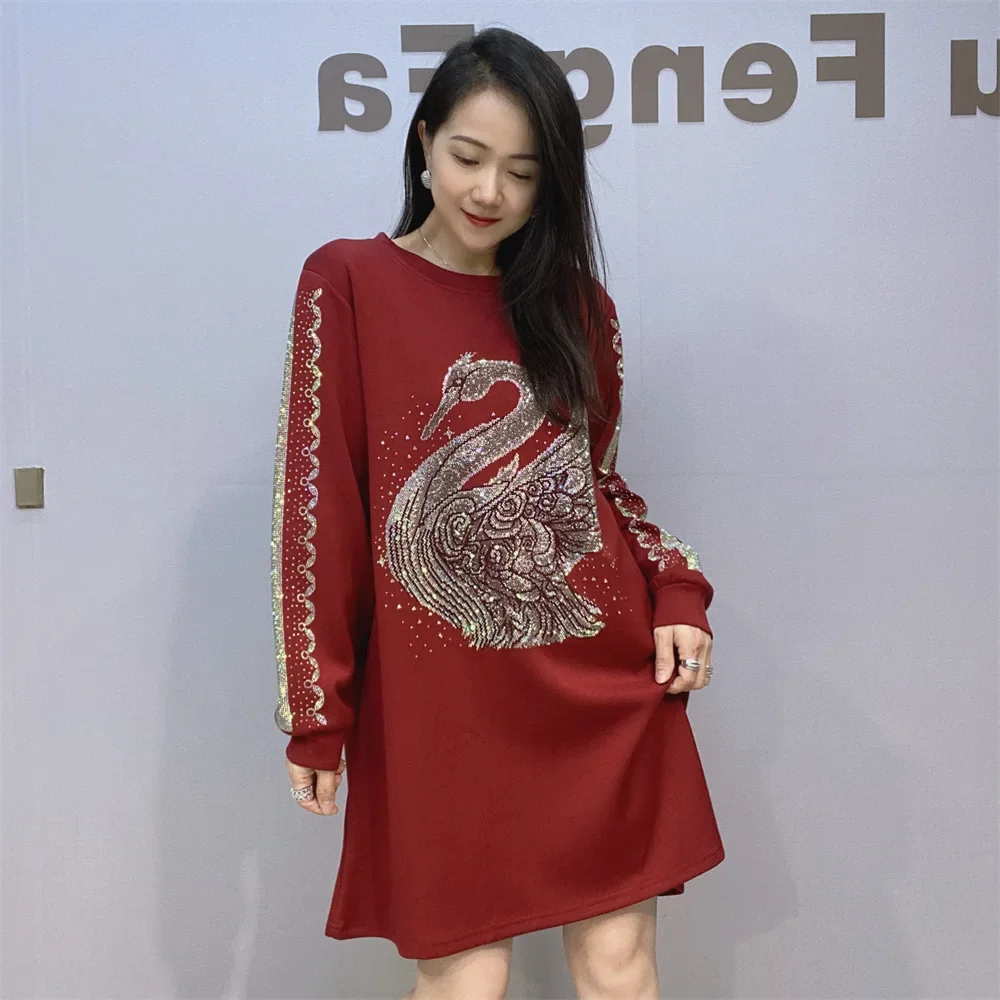 Round Neck Diamond Long-sleeved A Line Dress Autumn and Winter 2024 New Loose Swan Pattern Loose Waist Dress for Women