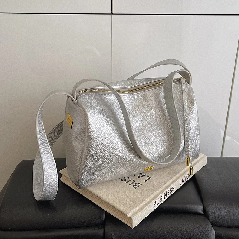 

Stylish Women's Handbag In Genuine Leather With Crossbody Strap Shoulder Bag From Luxury Brand For Office Use Ladies