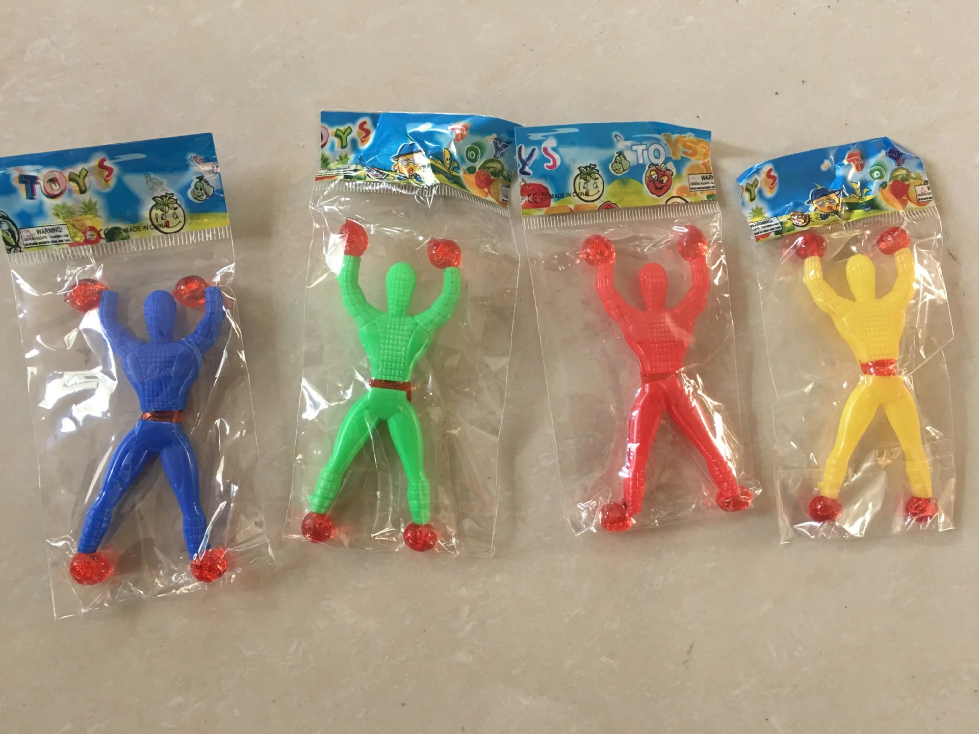 

Люди-пауки, человечки, способные прилипать к стенам, и инструмент для снятия стресса Человека-паука