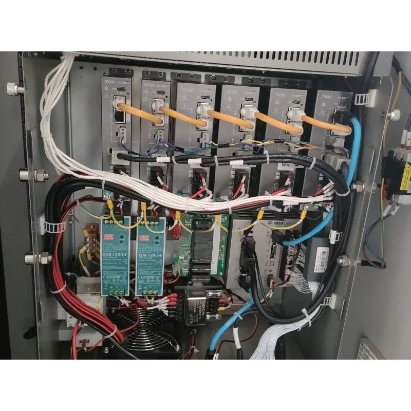 Macchina per palletizzazione di custodie Palletizzatore a colonna singola Palletizzatore automatico Robot impilatore Linea di produzione di acqua in bottiglia