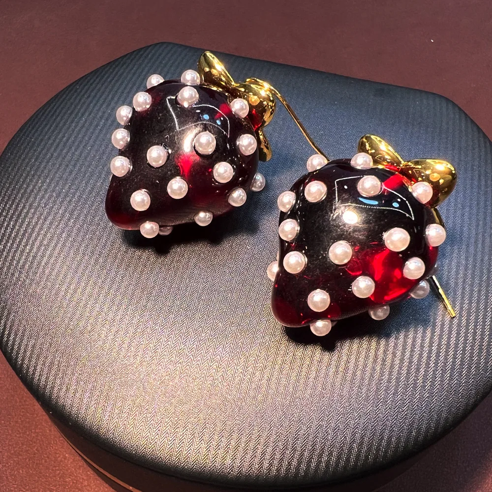 Korean pigeon blood red big strawberry earrings ins cross-border hot-selling Amazon gold-plated niche design high-end ear