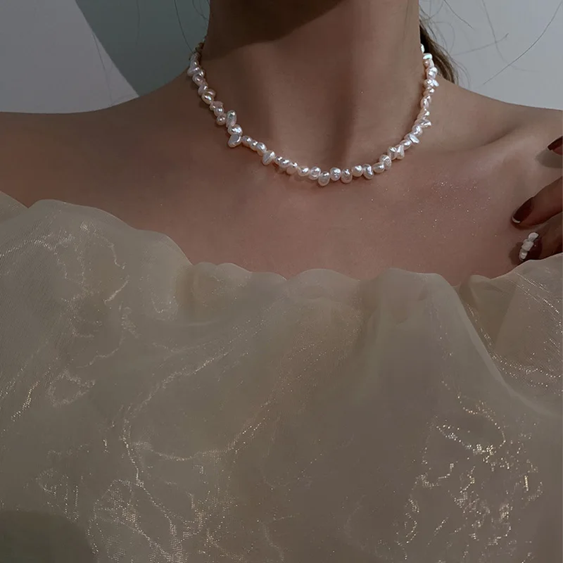 Artificial Pearl Necklace Women Vintage Dainty Choker Handmade Short Tiny Chain Fashion Choker Pendant Elegant Metal Collar