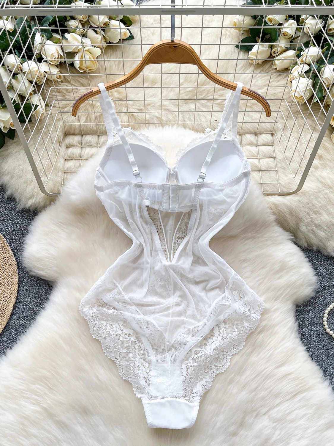 ชุดชั้นในผู้หญิง Foamlina บอดี้สูทเซ็กซี่ คอวี สายเดี่ยว บราดันทรง บางเฉียบ โปร่งแสง ผ้าลูกไม้ตาข่าย