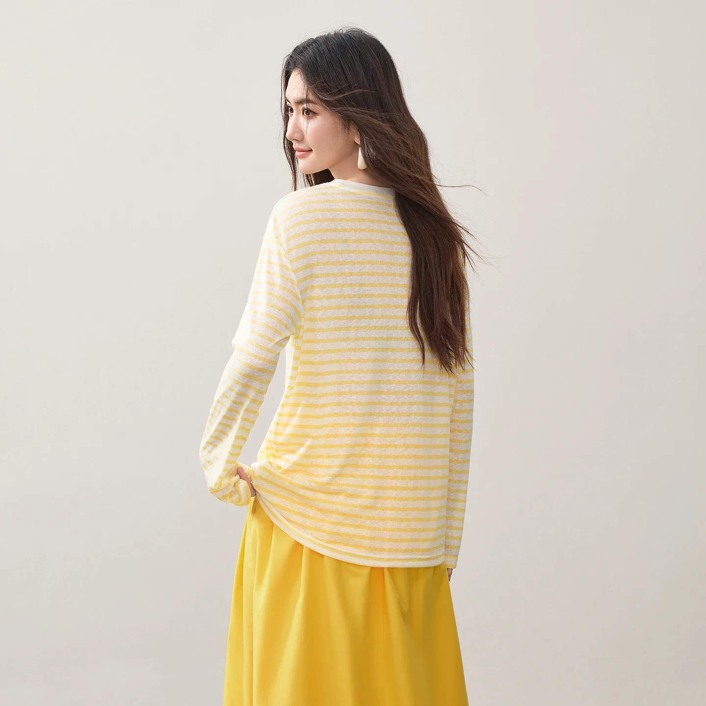 SENTUBILA Women Long Sleeve T Shirt 2026 Ladies Casual Tees Loose Thin Lyocell Graphic Print Drop Shoulder Woman Tops 163TG7333