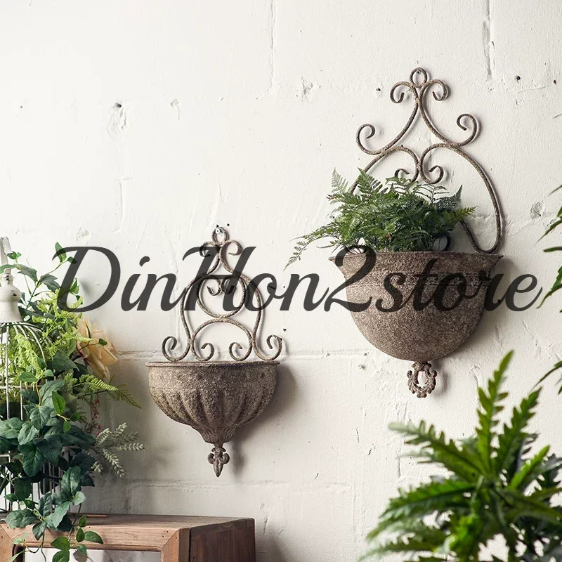Vintage Iron Wall Mounted Flower Planter, Rustic Hanging Metal Plant Holder, Indoor Outdoor Home and Garden Decor