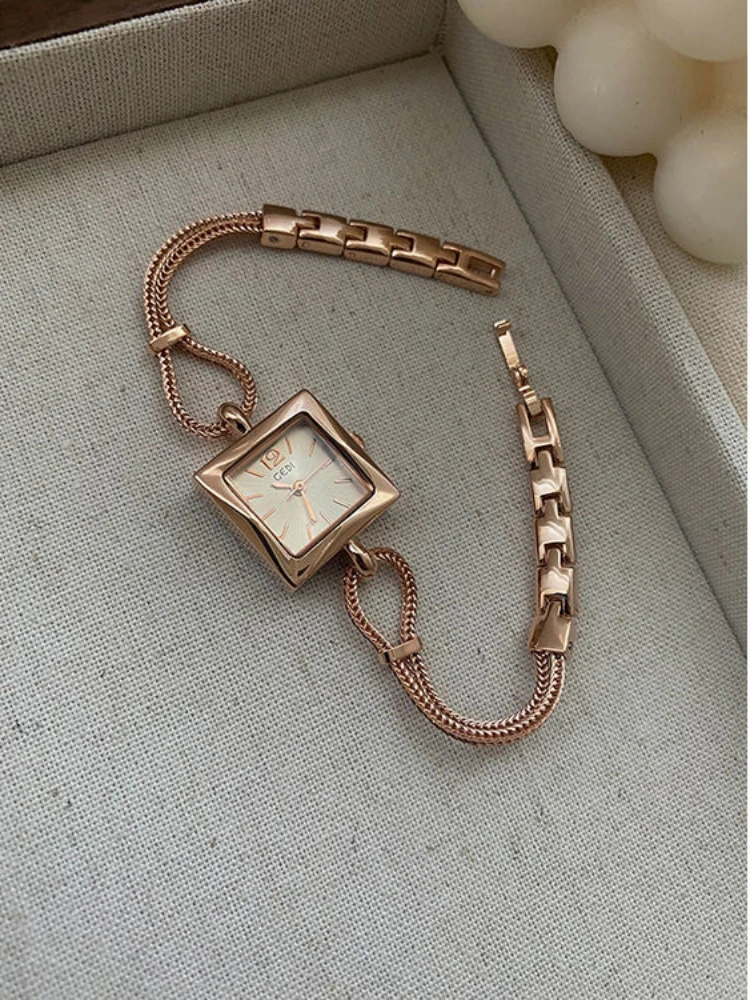 Fashion Simplicity Temperament Square Chain Watch for Women Girl Chain Watch Strap Watch Women\'s Accessories Relogio Feminino