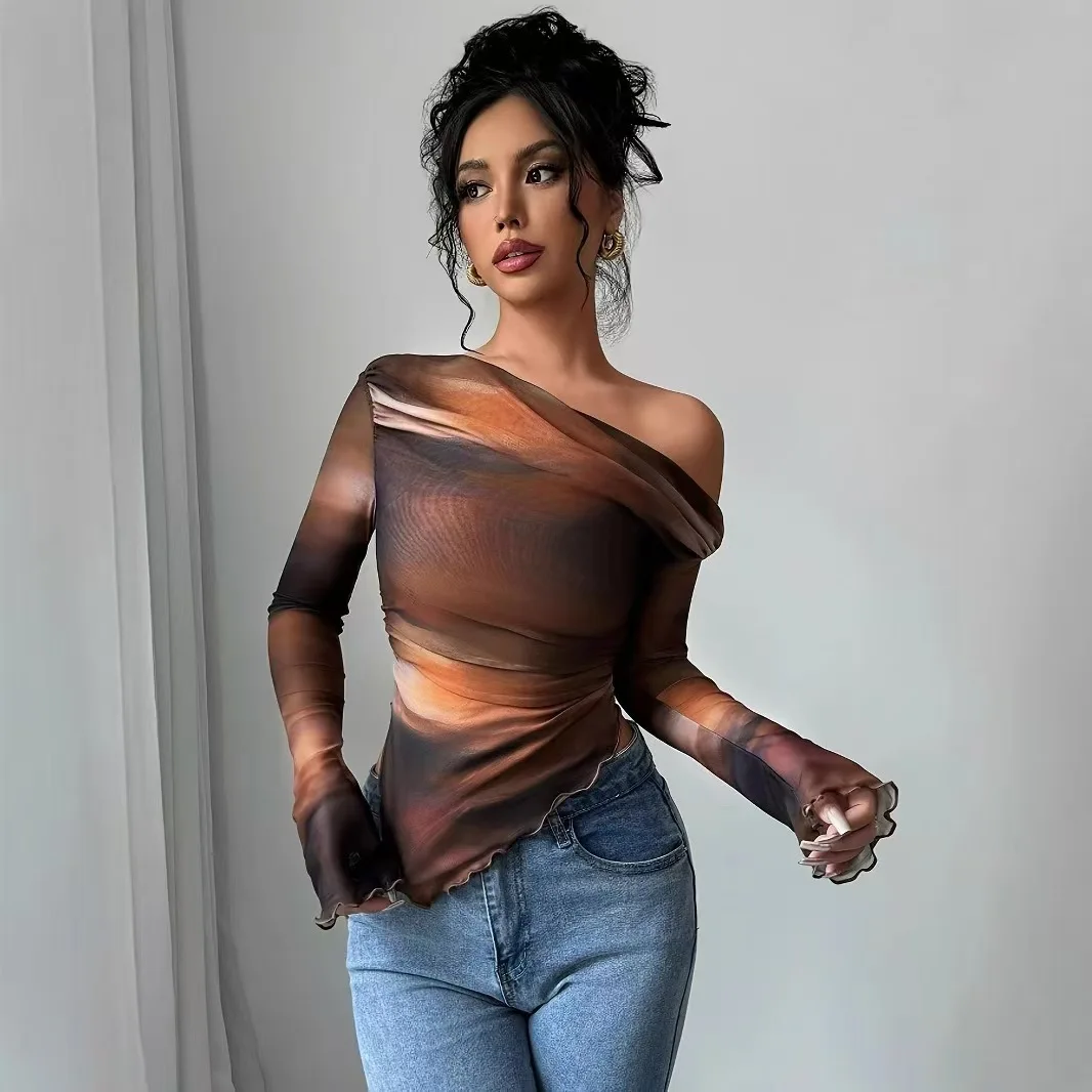 مجموعة بلوزة نسائية جديدة ذات ياقة غير متماثلة وأكمام طويلة مطبوعة على الموضة - تصميم عصري لعام 2024، خيار نمط فضفاض/مجهز