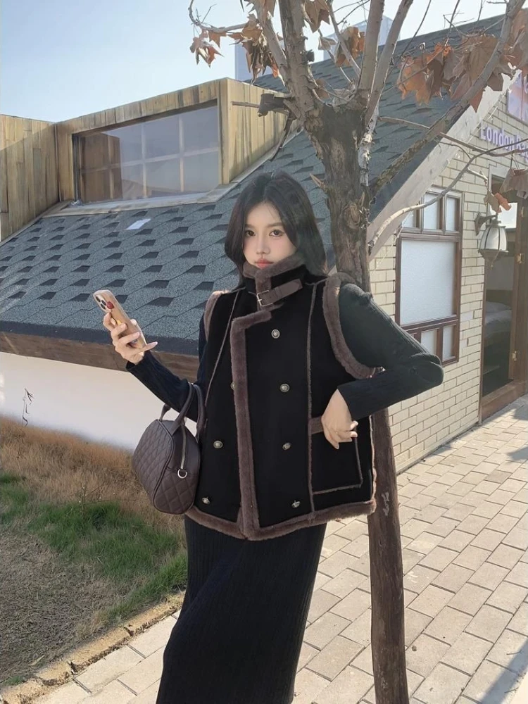 

2025 Winter Must Have Thick Faux Fur Vest Coat Unisex Hooded Waistcoat for Layering Warm Cozy Outdoor Indoor Use