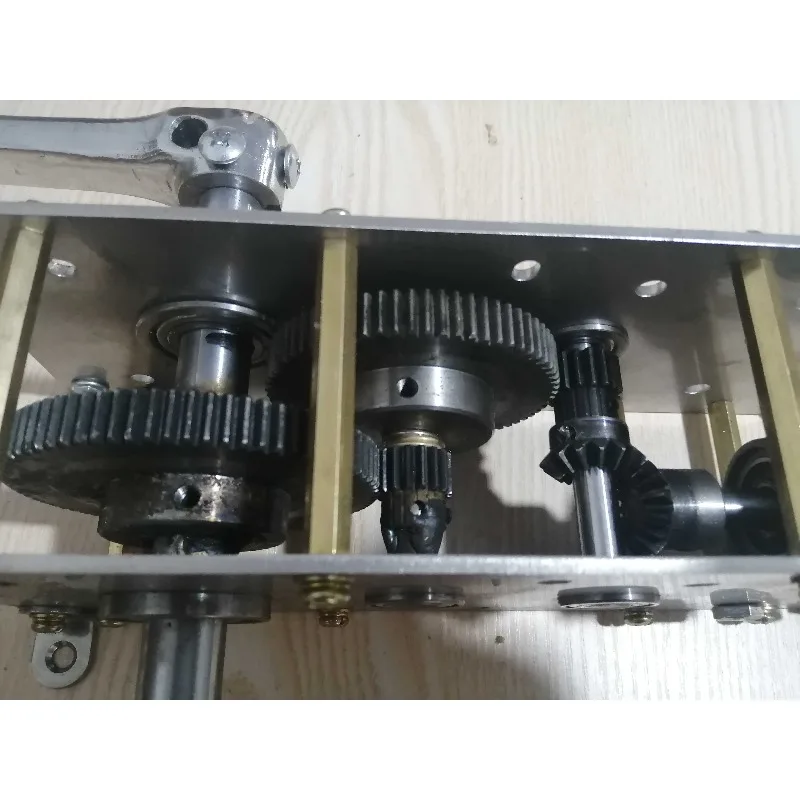 Foot-operated speed increaser, gearbox, gearbox, transmission, transmission box, hand-crank generator, can be customized to face