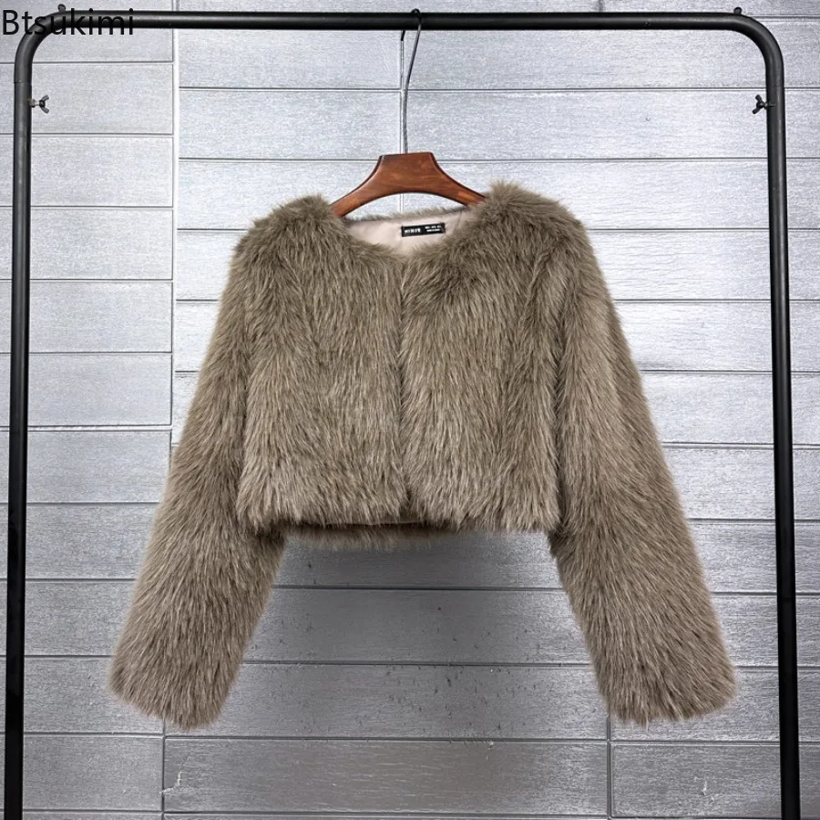 Chaqueta de piel sintética a la moda 2025, abrigo de piel supercorto de cintura alta para mujer, ropa de calle de otoño e invierno, prendas de vestir exteriores para mujer, Tops informales con cuello redondo