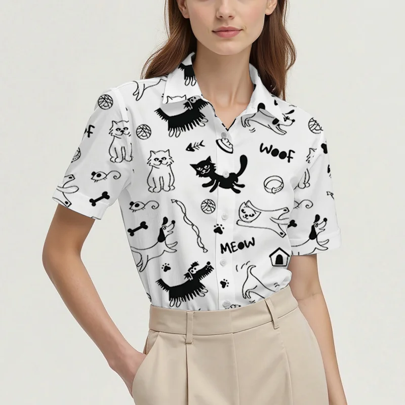 

Inspired by European vintage art design, this women's regular printed short-sleeved shirt is casual and stylish.