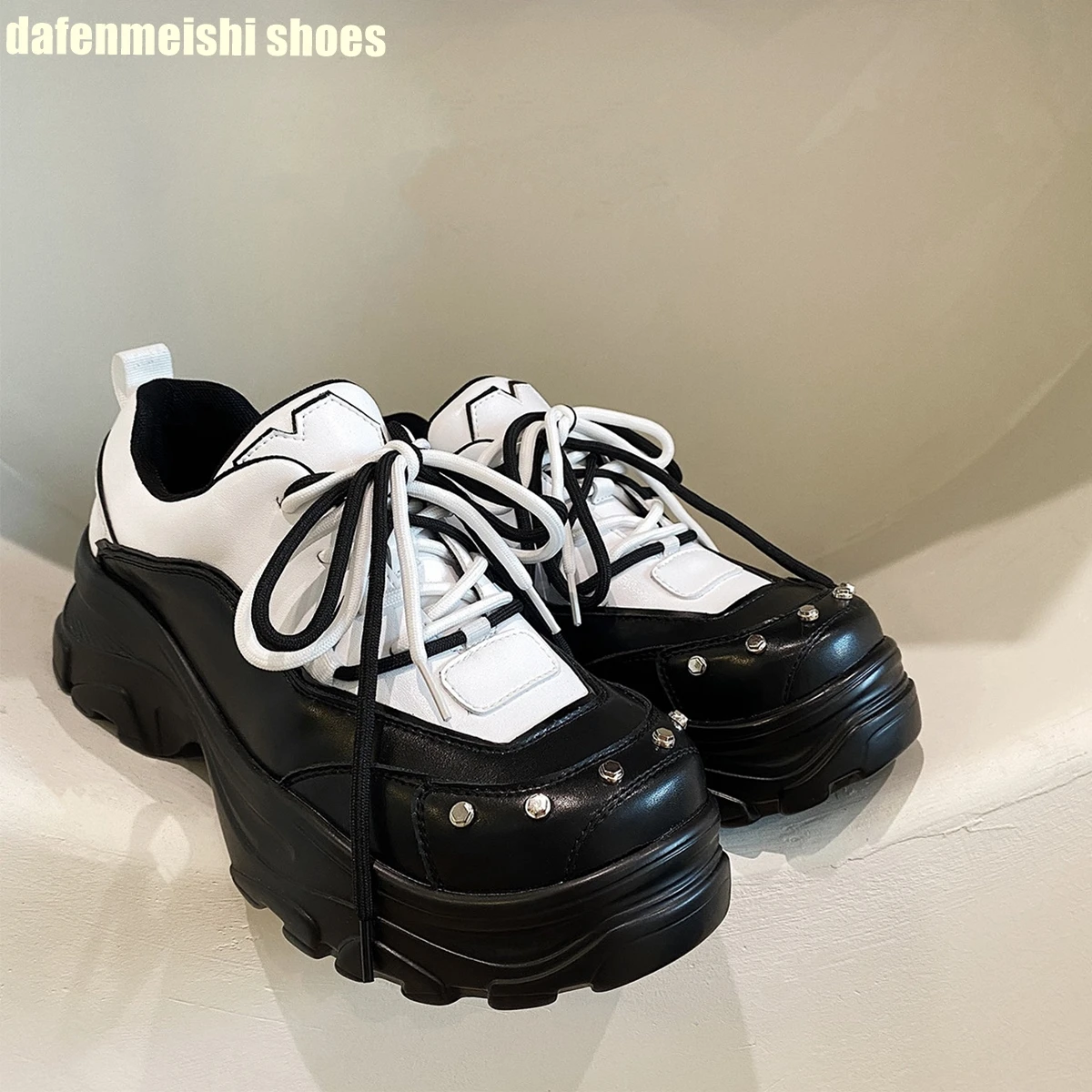 Rivet Thick Sole Black/white Mixed Men Clunck Sneaker 2026 Spring Autumn New Shoes Lace Up Platform Heightened Dad Shoes