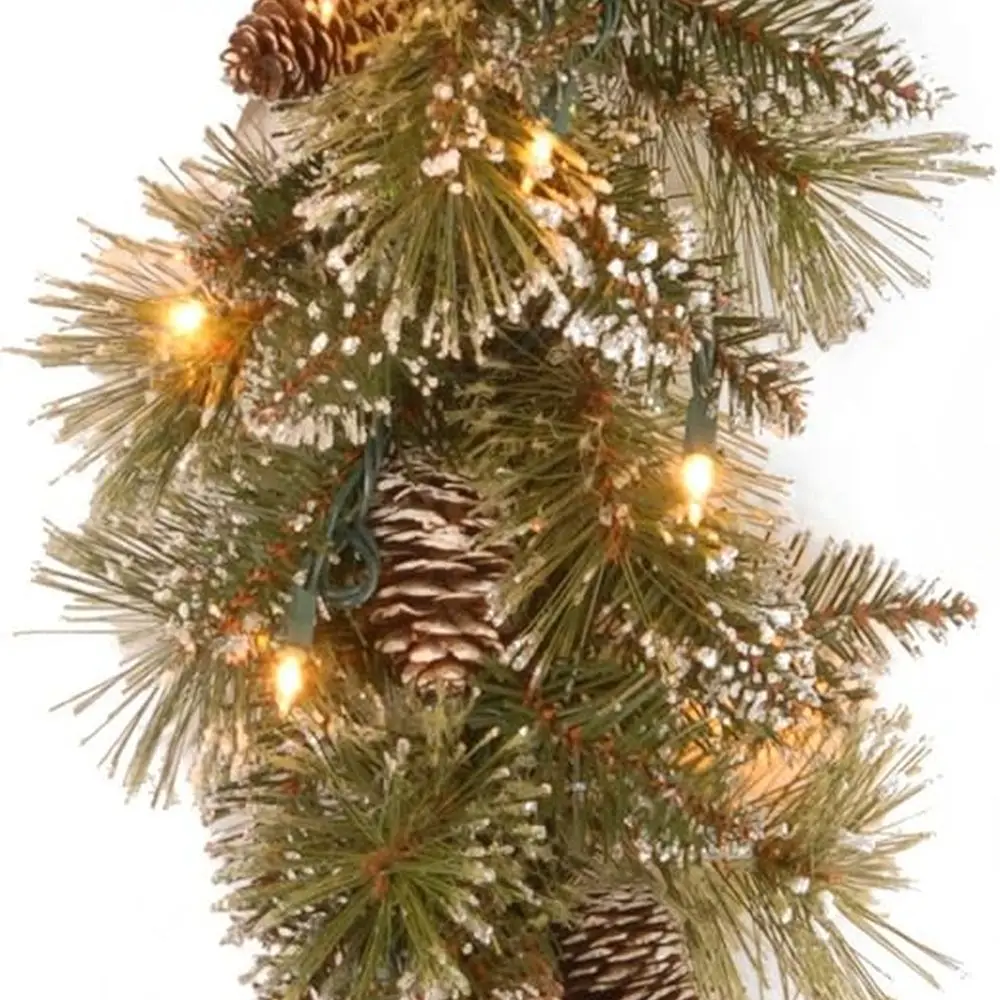 

Рождественская гирлянда из сосны с искусственной блестящей щетиной и белыми огнями, украшенные сосновыми шишками, матовые ветки, длина 9 футов