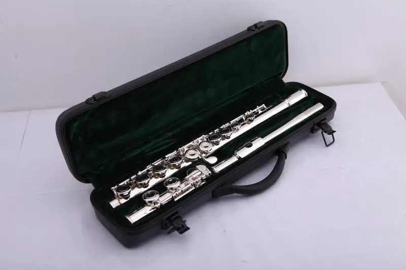 

BAND NEW SILVER BAND C FLUTE W/CASE.APPROVED