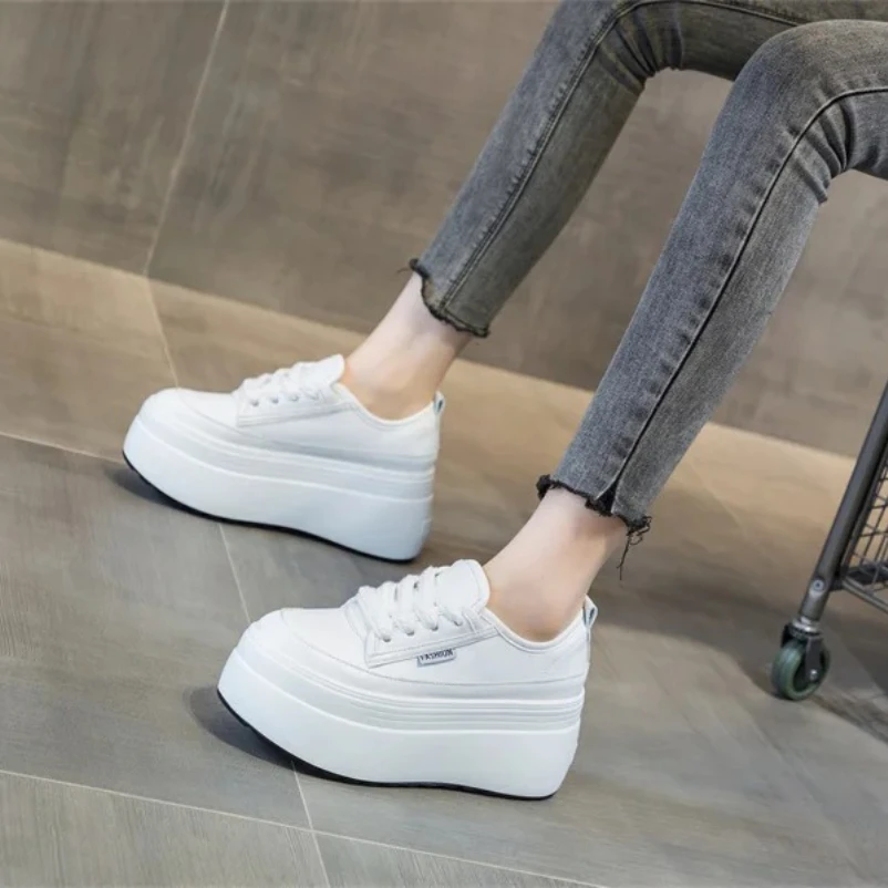 

2025 9 см коровья натуральная кожа осень лето весна платформа танкетка вулканизированная шнуровка повседневные женские массивные кроссовки женская обувь