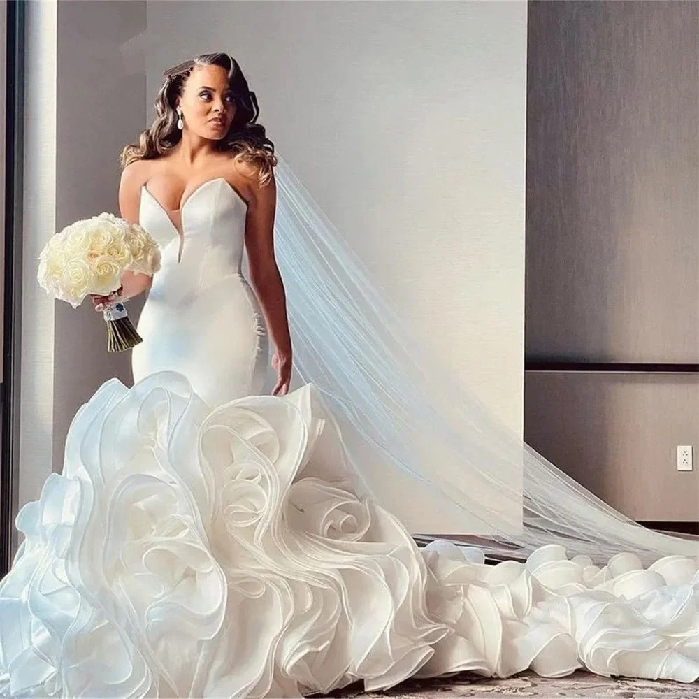 

Customized White Mermaid Wedding Dresses Strapless Ruffle Long Train Satin New Design Elegant Bridal Gowns Vestido De Noiva