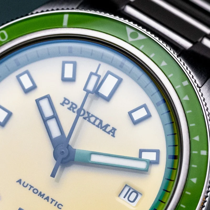 ステンレス製のメンズ機械式腕時計,自動巻き時計,発光,サファイア,セラミックベゼル,白いエナメルダイヤル,防水,BGW-9, 39mm, 20atm