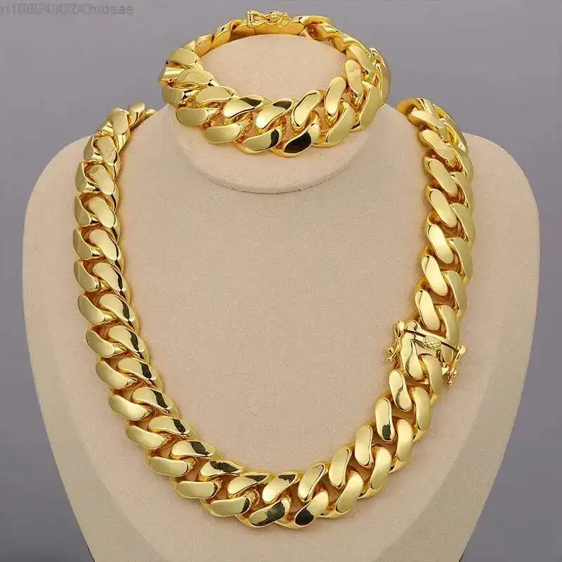 Gargantilla de hip hop para hombre - Collar de cadena de eslabones cubanos chapado en oro de 14K/18K/24K | Venta al por mayor de joyería streetwear estilo Miami