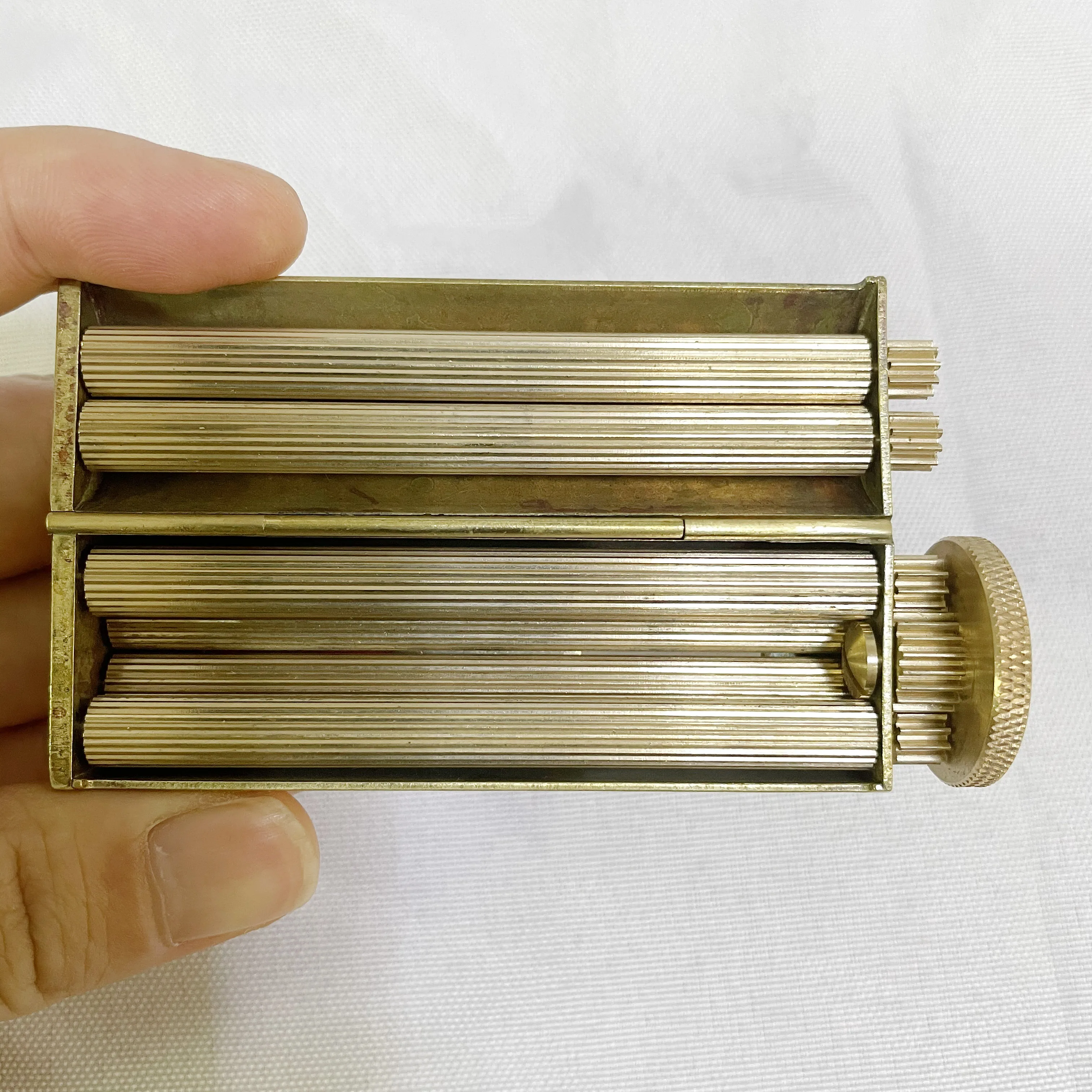 Handmade Brass Rolling Cigarette Machine, Rotação da engrenagem do rolamento, Cilindro Vintage, Embrulhando para 70mm * W 8mm