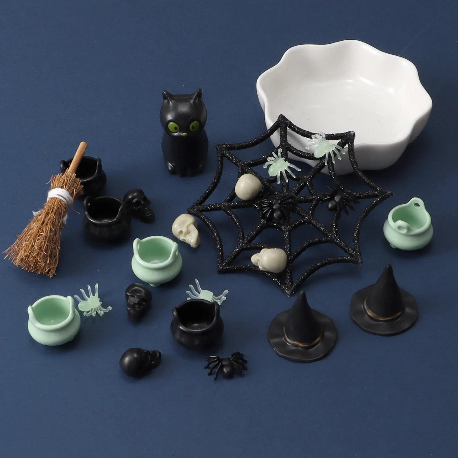Halloween Party Charms Kit Wohnkultur Haus Miniaturen für Handwerk Zubehör Gläser Skelett Kopf Besen schwarze Katze Fledermaus kleines Spielzeug – Detail 4