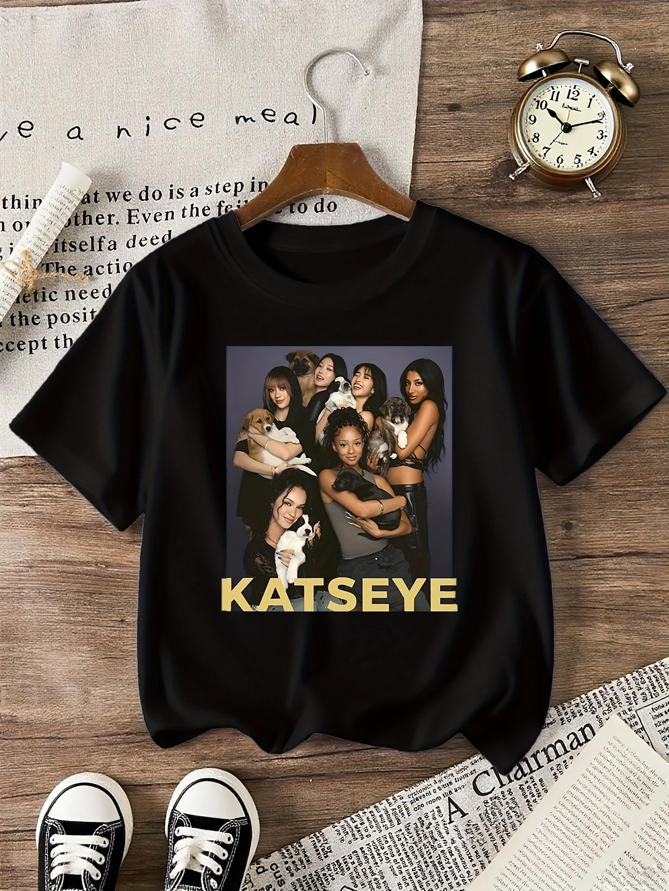 Girls' graphic T-shirt suitable for children featuring KATSEYE print design casual short sleeves crew neck