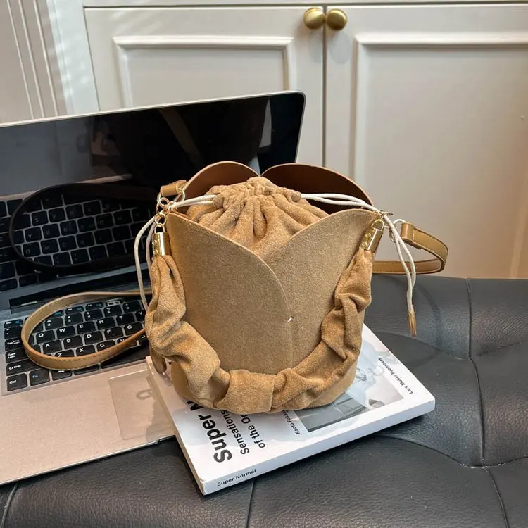 

Fashion Ruched Bucket Bag for Women Designer Look Hobo Purse Trendy Shoulder Tote Vintage Crossbody Bags Daily Casual Party