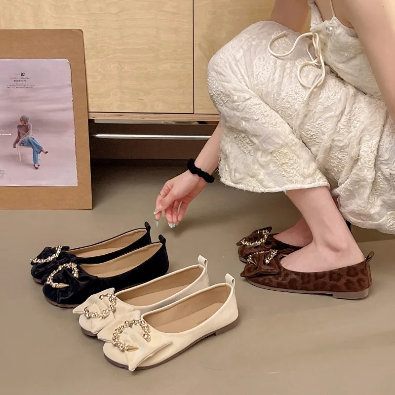 

2026 New Women Flats Round Toe Solid Soft Soled Loafers Fashionable Bow Decor Shoes Comfort Lightweight Casual Female Sneakers