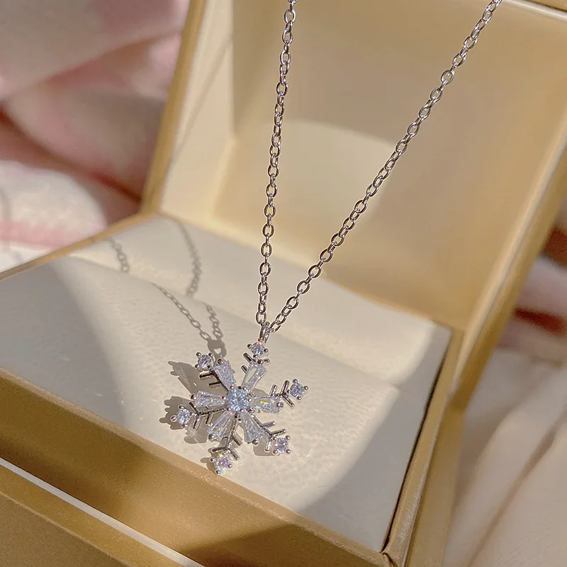 Luxury Zircon Snowflake Pendant Necklace For Women Exquisite Crystal Flower Neck Chain Choker Girl Christmas Party Jewelry Gifts