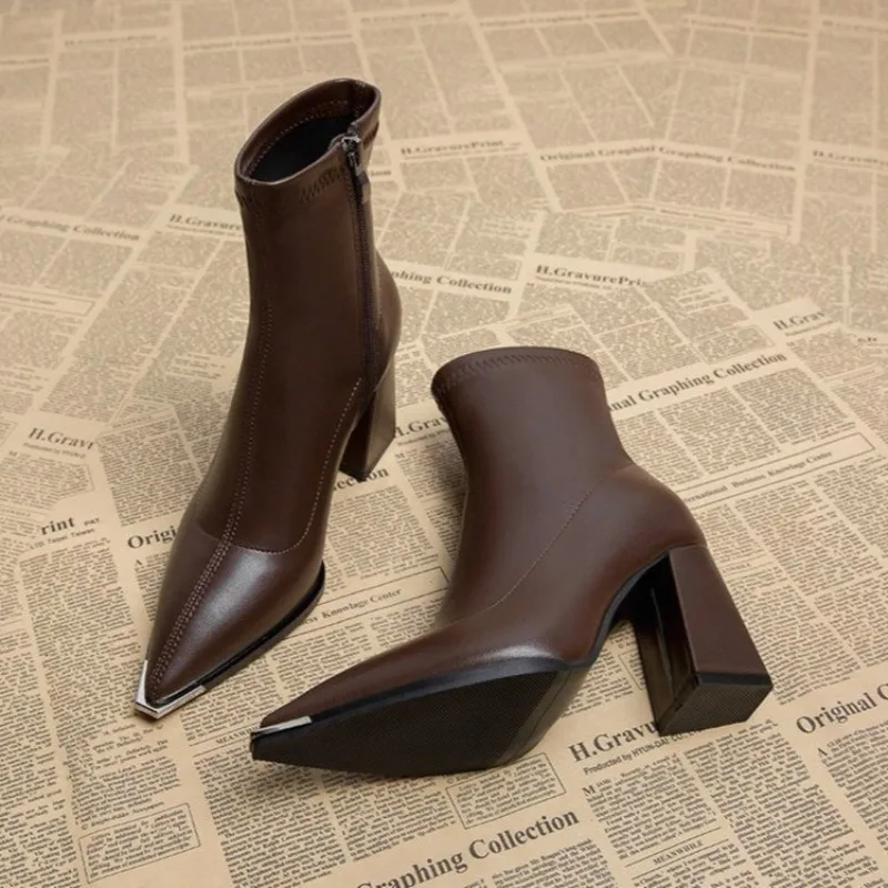 Spitze Zehen Damen Stiefeletten Mode Zurück Reißverschlüsse Kurze Botas Damen Elegante Quadratische High Heel Winter Damen Schuhe 2026