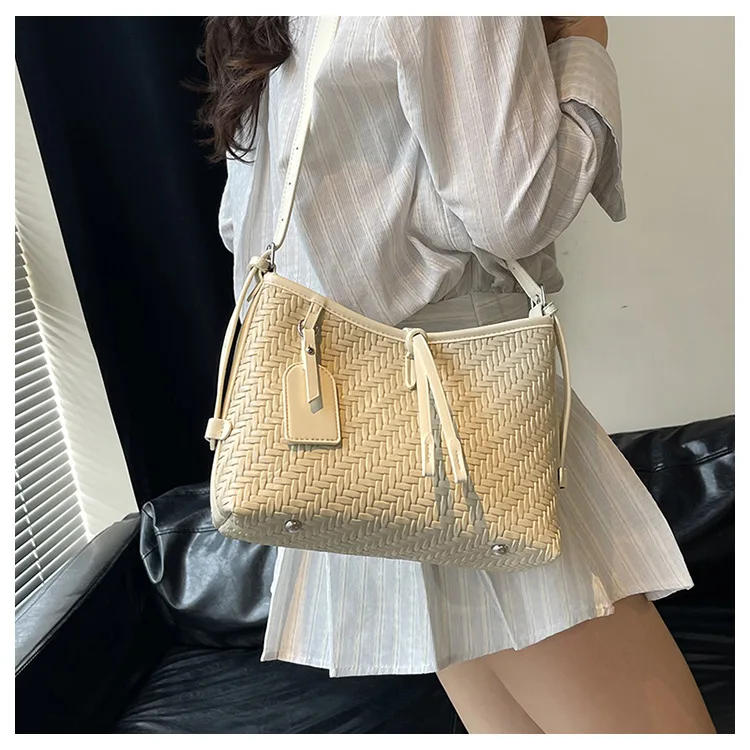 

Chic Woven Hobo Bag 2025 - Minimalist Underarm Purse, Versatile Korean Crossbody for Office & Weekend