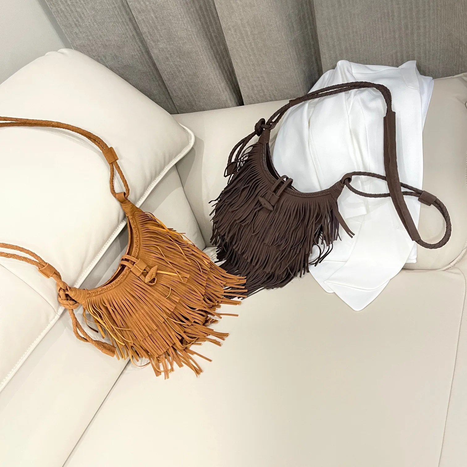 

2022 New Tassel Shoulder Crossbody Bags for Women Handwoven Fashionable Leisure Travel Purses and Handbags Deerskin Purses