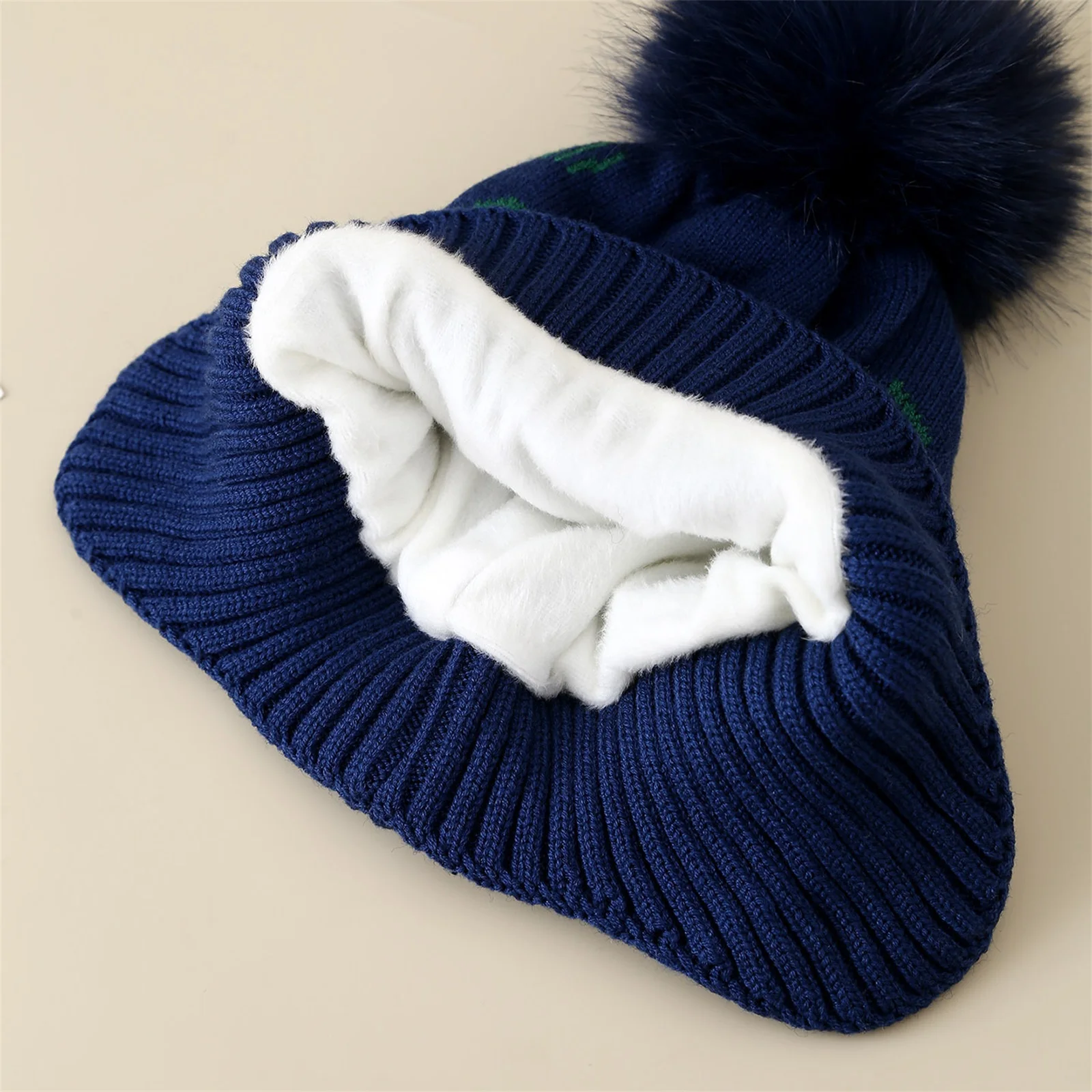 Czapka z uszkami dinozaura Suefunskry dla dzieci w wieku 3-8 lat, miękka, urocza, ciepła zimowa nakrycie głowy