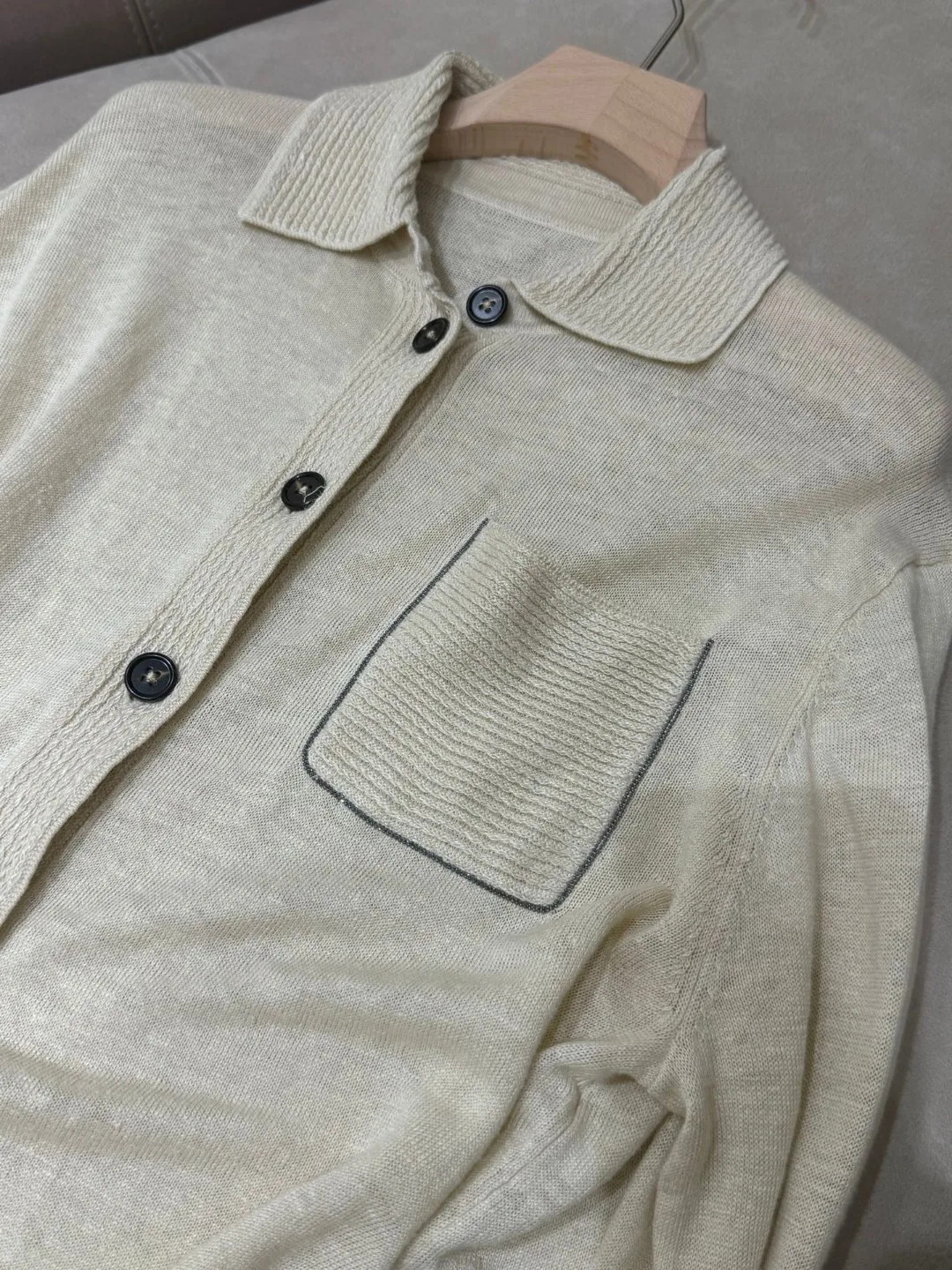 Women's elegant linen lapel long sleeved jersey shirt