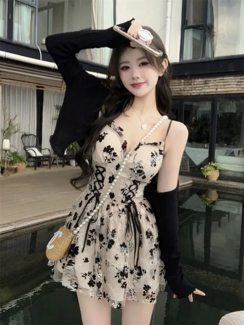 

Вязаный кардиган с длинным рукавом и милым принтом, укороченное пальто, платье из двух предметов, женское платье на шнурке с цветочным принтом и v-образным вырезом, французский халат на подтяжках, женский костюм