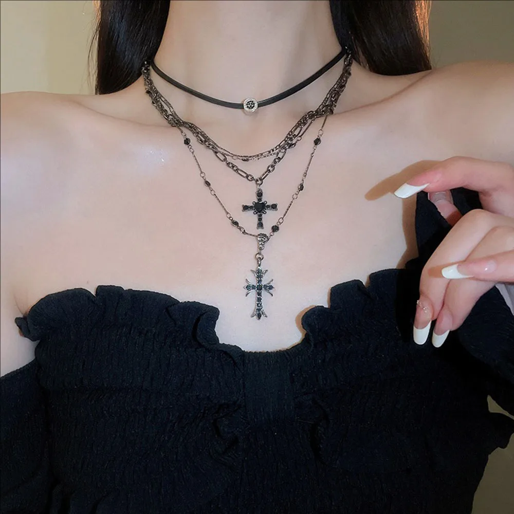 

Sweet And Cool Style Crystal-encrusted Cross Necklace Retro Dark Personalized Collarbone Chain Punk Necklaces Jewelry