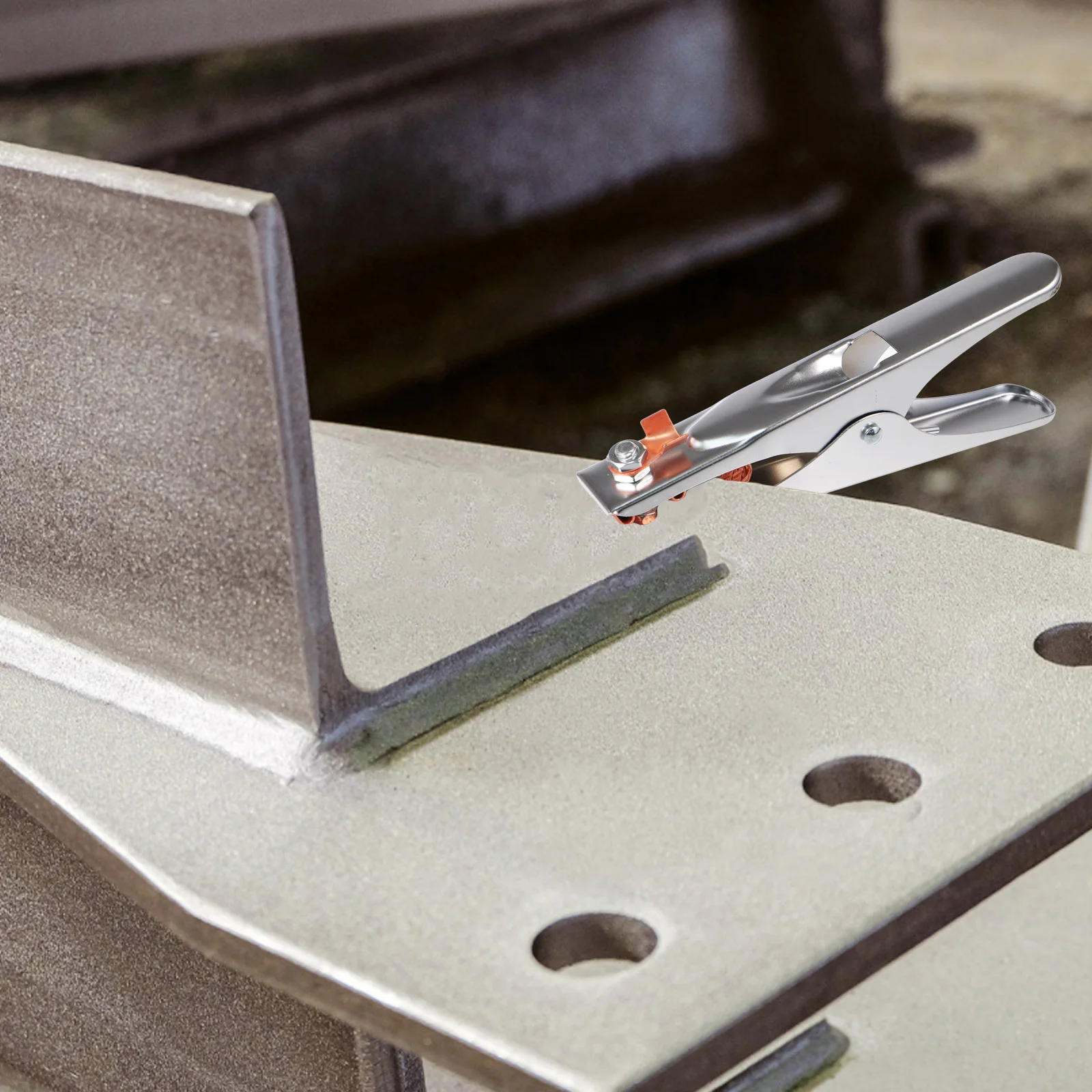 

Versatile 800A Grounding Clamp for Electrical Equipment Safe Operation Protection Ground Clamp for Welder Grounding Clip