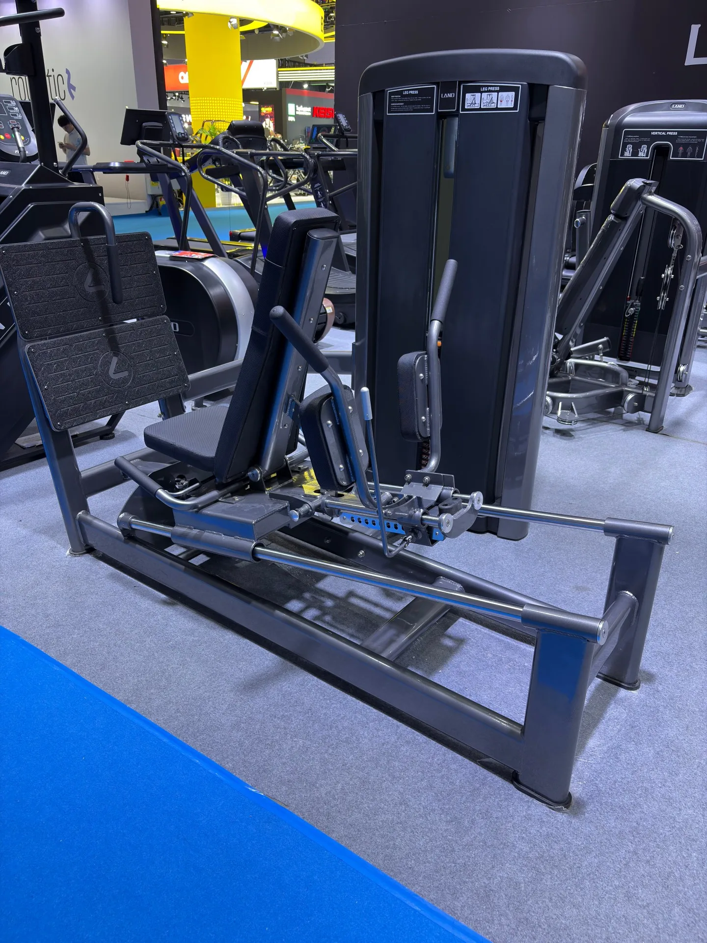 อุปกรณ์ออกกำลังกายแบบหมุนสำหรับบริหารลำตัว รุ่นไฮเอนด์ ปี 2025 ใช้ระบบน้ำหนักแบบกด