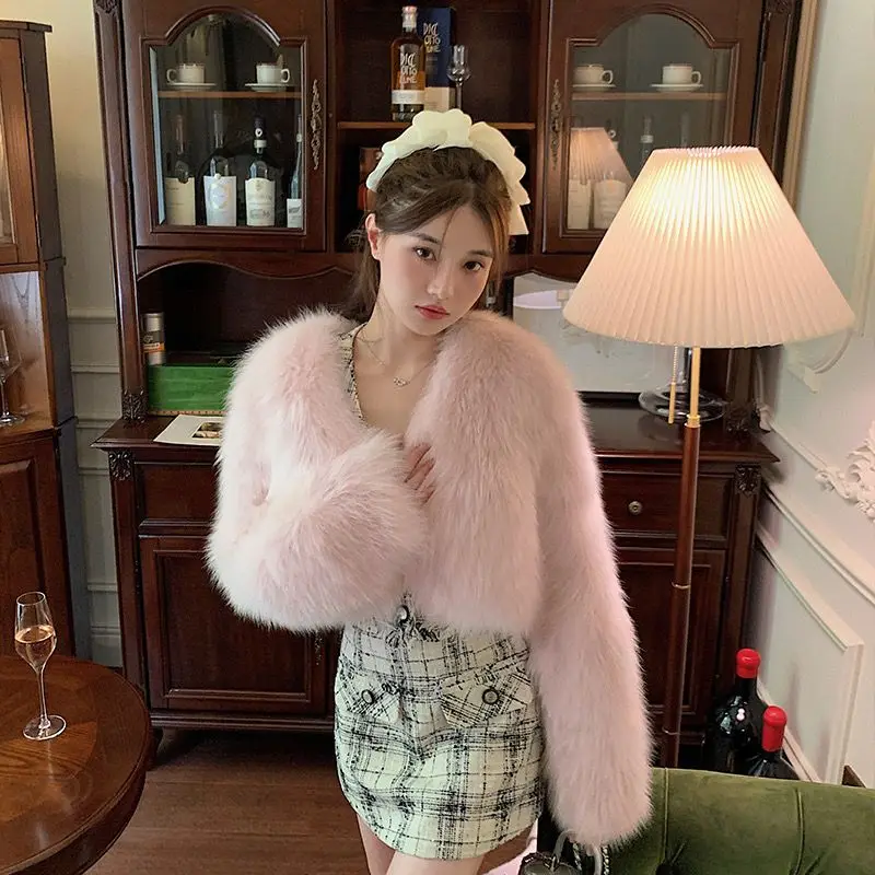 

New Autumn Winter 2025 V-Neck Fashion Korean Version Female Short Fur Coat Solid Color Beautiful Be All-match Ladies Outerwear