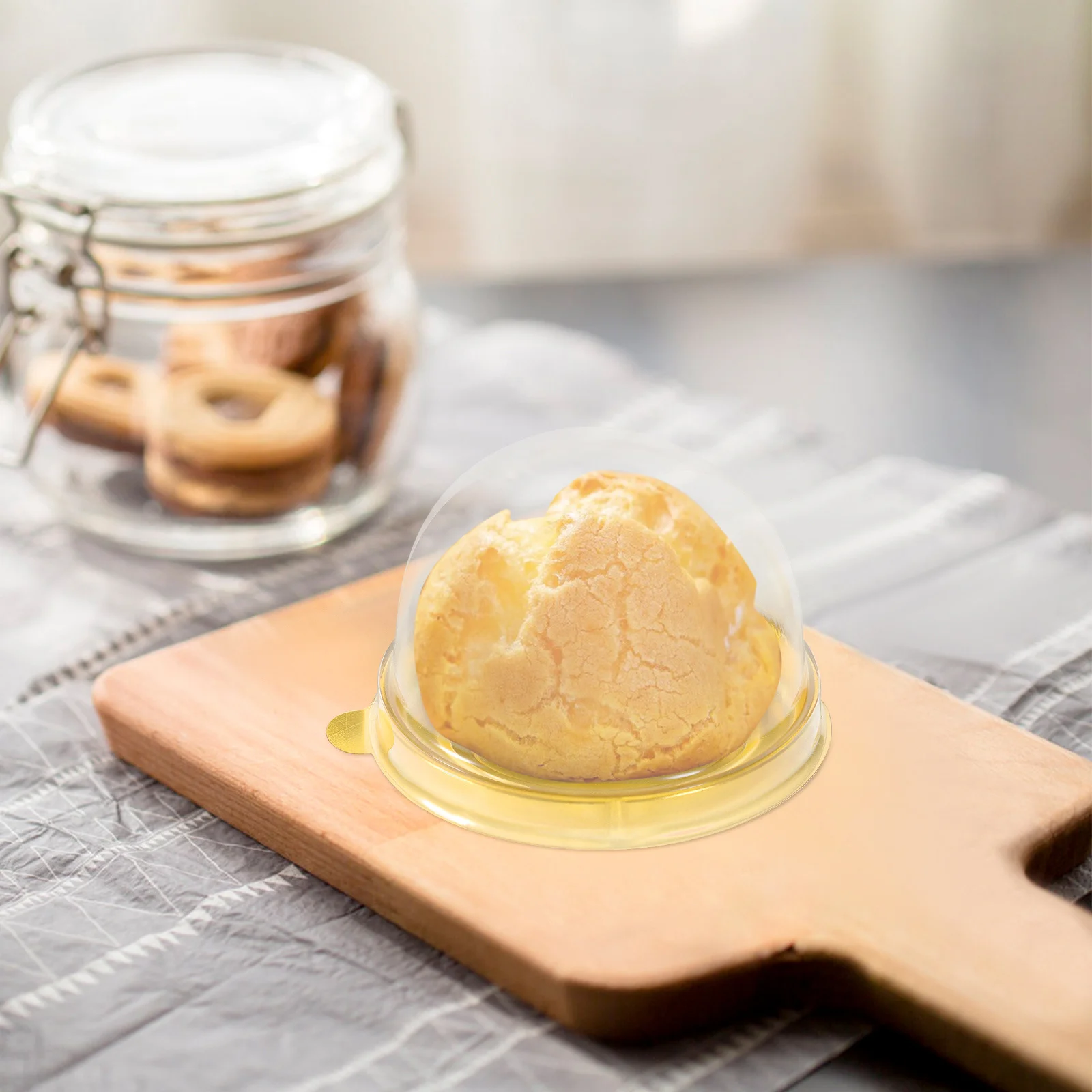 

Egg Yolk Crisp Box Packing Container Clear Dome Cupcake Boxes Mini Dessert Gift Case with Plastic Lid