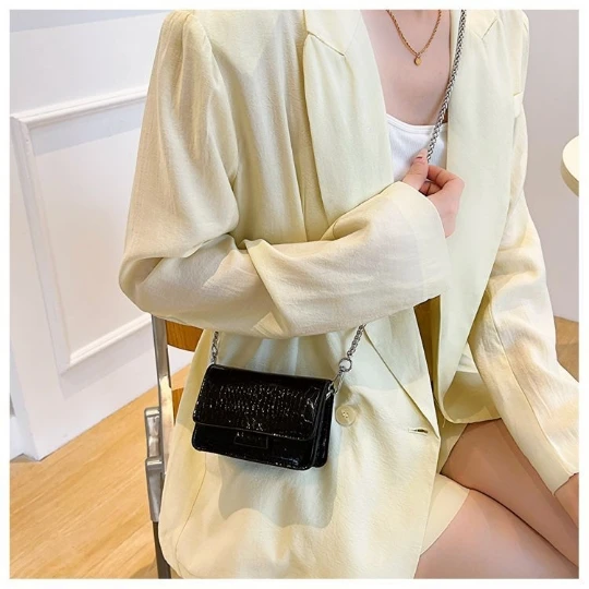 New Golden Solid Girl Woman Messenger Mini Shoulder Bag  PU PVC Leather Women Luxury Lady Small Handbag Purses Love Lips Bag