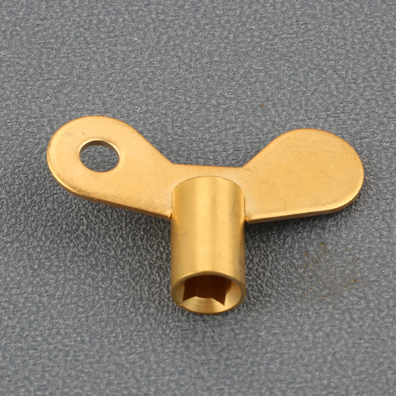 1PC Brass Plumbing Bleeding Faucet Key Water Tap Key for Air Valves Plumbing Tool 7mm Hole Core Valve Switch Wrench Gold 32*48mm