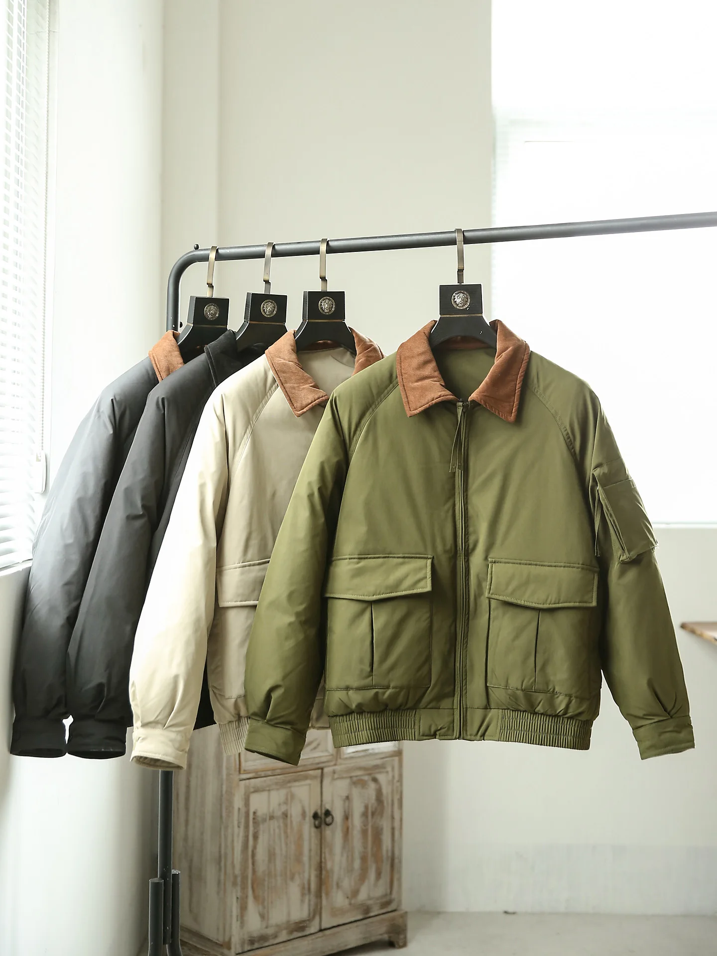 

Men's Thiened Retro American Sle Casual Corduroy Workwear down Jaet Coat Warm Loose Fit Zipper Closure Pure Color