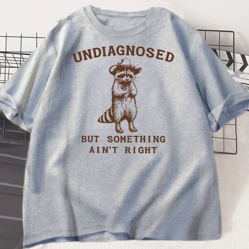 غير تشخيص ولكن شيء صحيح تي شيرت المرأة تي شيرتات عجيبة سخيفة الجرافيك Harajuku كم Harajuku قصيرة الأكمام عادية