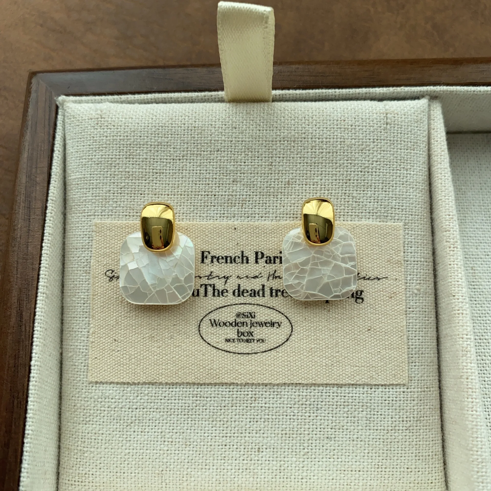 Niche trend Gentle sophisticated elegant Crack Fritillaria Earnail earrings for women's girl eardrop jewelry wholesale
