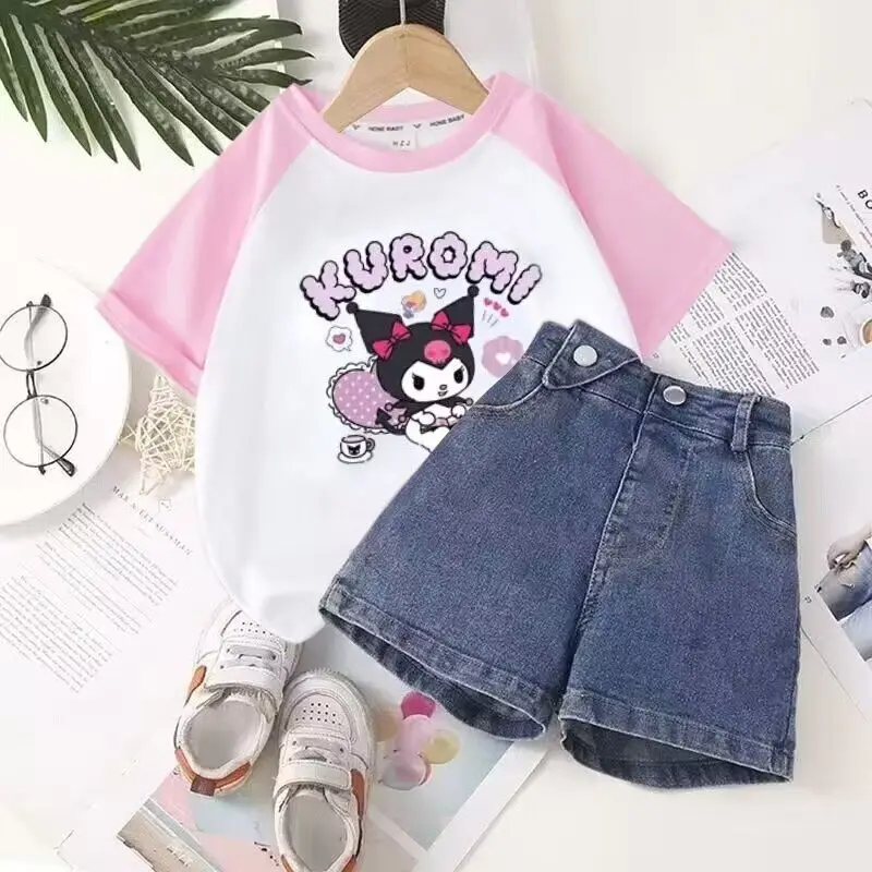 Conjunto de camiseta e shorts anime infantil, Sanrio Kuromi, desenho animado, manga curta, estilo preppy, terno casual para estudantes, verão, 2 peças