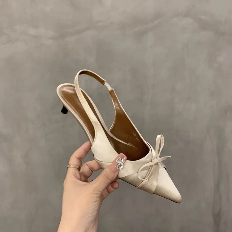Sandal Runcing Wanita Desainer Merek Fashion 2024 Hak Stiletto Pesta Kasual Warna Solid Sederhana Baru Musim Panas Wanita