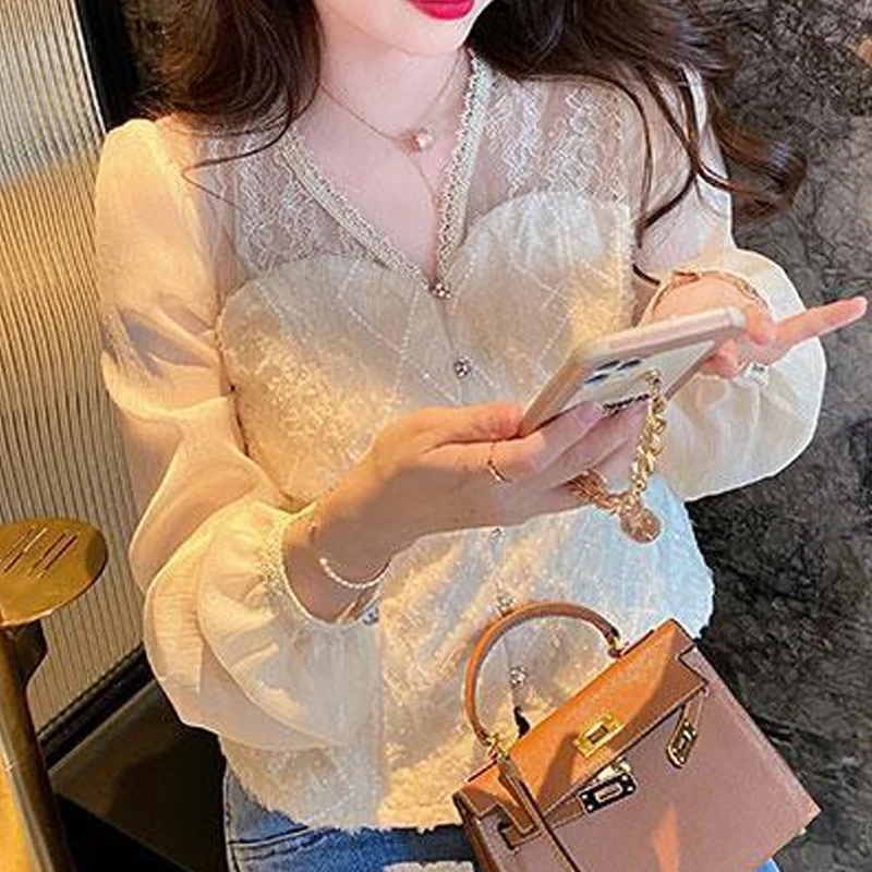 女性用ラインストーンボタン付きスパンコールブラウス、Vネックシャツ、長袖、女性用スリムトップ、スタイリッシュなレースパッチワーク、ヴィンテージでエレガント、シック
